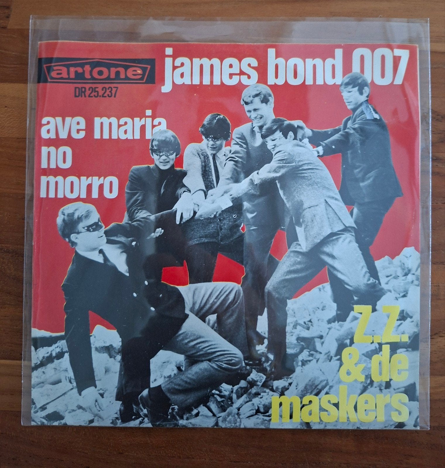 ZZ en de Maskers  - James Bond 007 - Single is TOP, Cd's en Dvd's, Vinyl Singles, Ophalen of Verzenden, Gebruikt, 7 inch, Pop