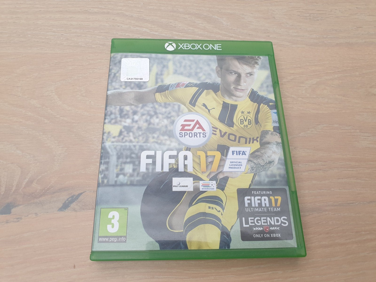 FIFA 17 - Xbox One (Zo goed als nieuw), Ophalen of Verzenden, Zo goed als nieuw, Sport, 3 spelers of meer