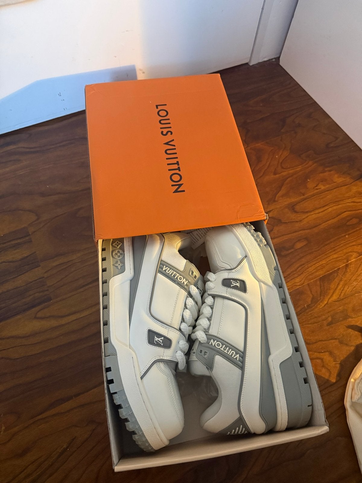 Louis Vuitton Trainer - LV Arch Light Sneakers - Maat 45, Kleding | Heren, Ophalen of Verzenden, Nieuw, Wit, Sneakers of Gympen
