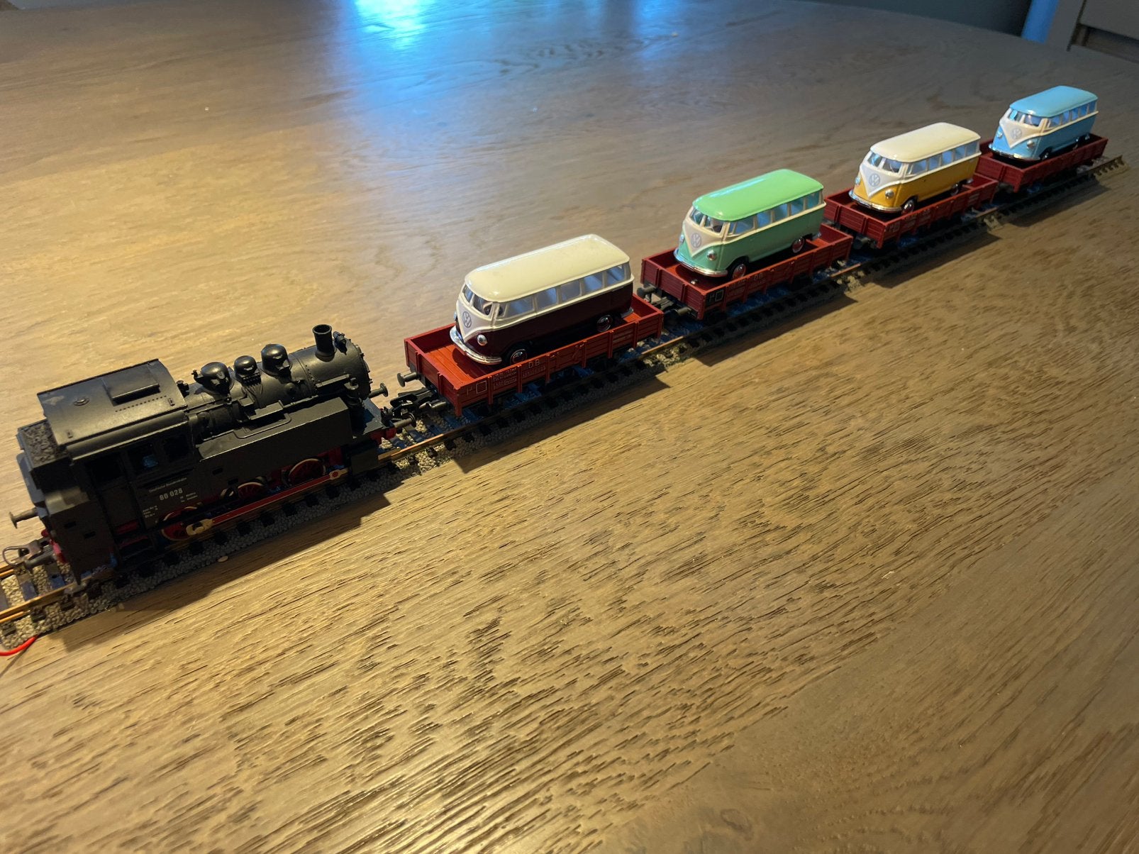 Prachtige serie volkswagen busjes met spijl raampjes HO, Gelijkstroom, Fleischmann, Ophalen of Verzenden, Nieuw