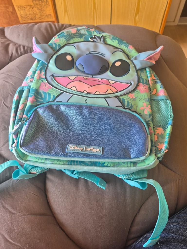 Nieuwe Disney Stitch rugzak met capuchuifbare capuchon, Sieraden, Tassen en Uiterlijk, Tassen | Rugtassen, Minder dan 30 cm, Disney of Dora