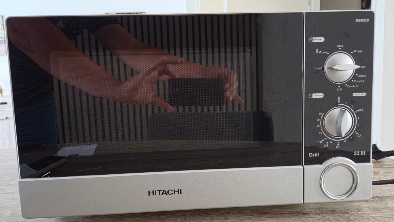 Hitachi Combimagnetron MGM23S - Zo goed als nieuw, Witgoed en Apparatuur, Ophalen, Combimagnetron, Grill, Zo goed als nieuw