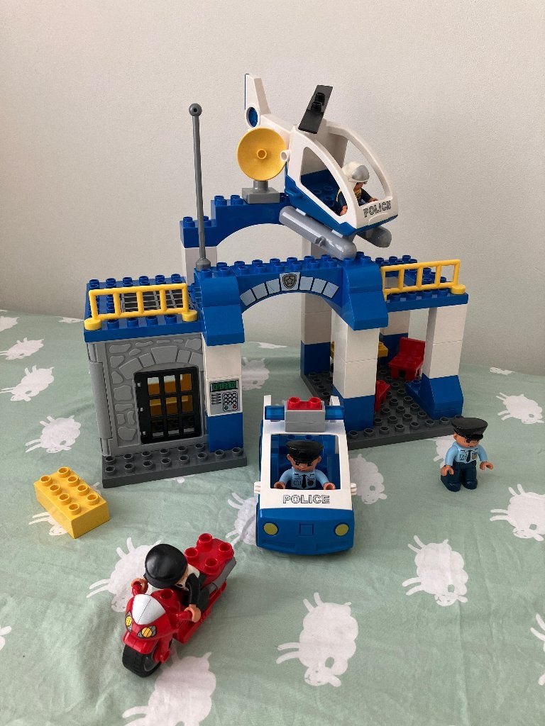 Duplo 5681 Politie Bureau, Kinderen en Baby's, Speelgoed | Duplo en Lego, Ophalen of Verzenden, Zo goed als nieuw, Compleet, Duplo