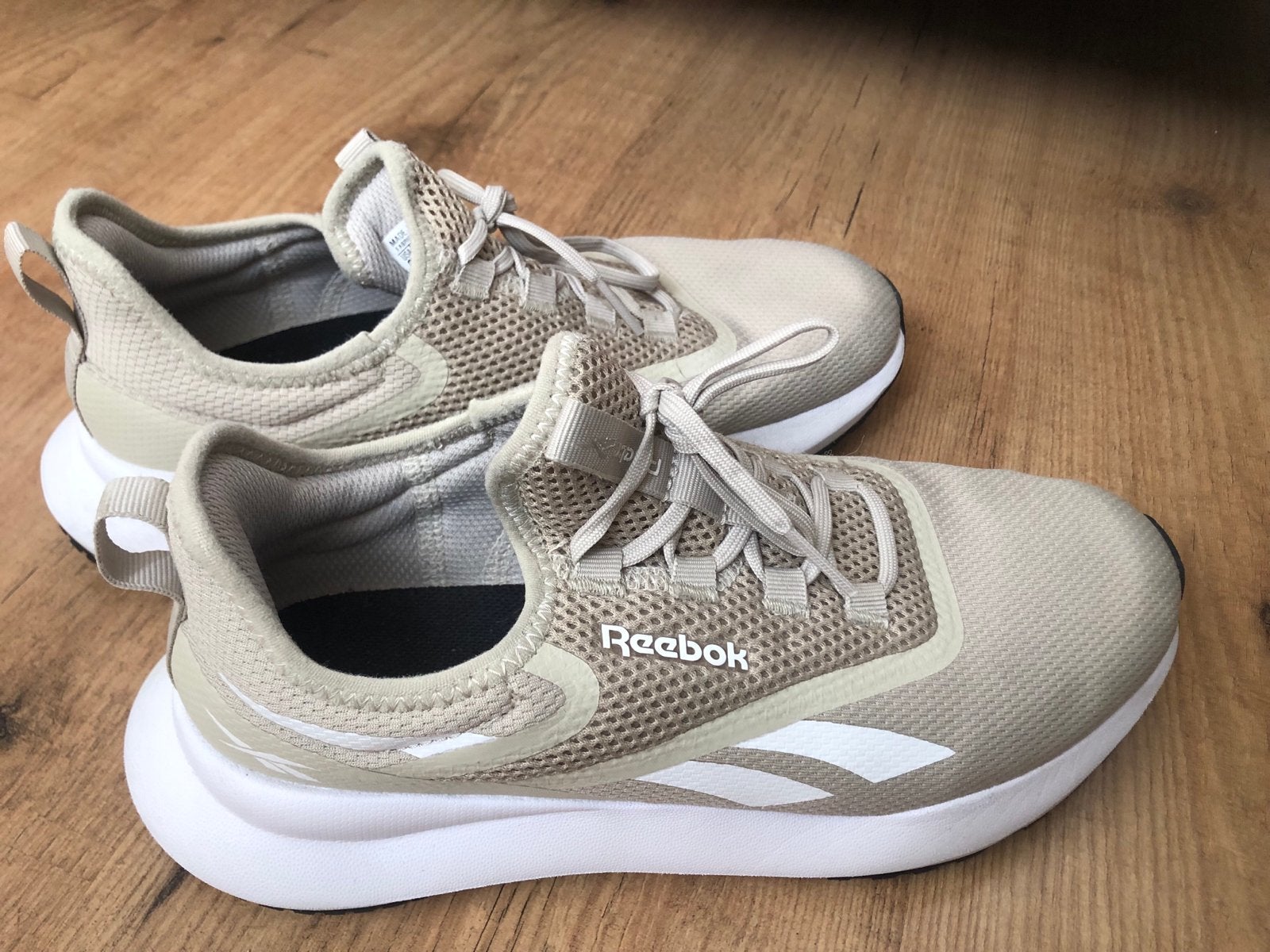 Reebok sneakers maat 39 - Zo goed als nieuw, Ophalen of Verzenden, Zo goed als nieuw, Beige, Sneakers of Gympen