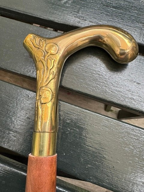 houten wandelstok met art-nouveau decor, Diversen, Ophalen of Verzenden, Zo goed als nieuw