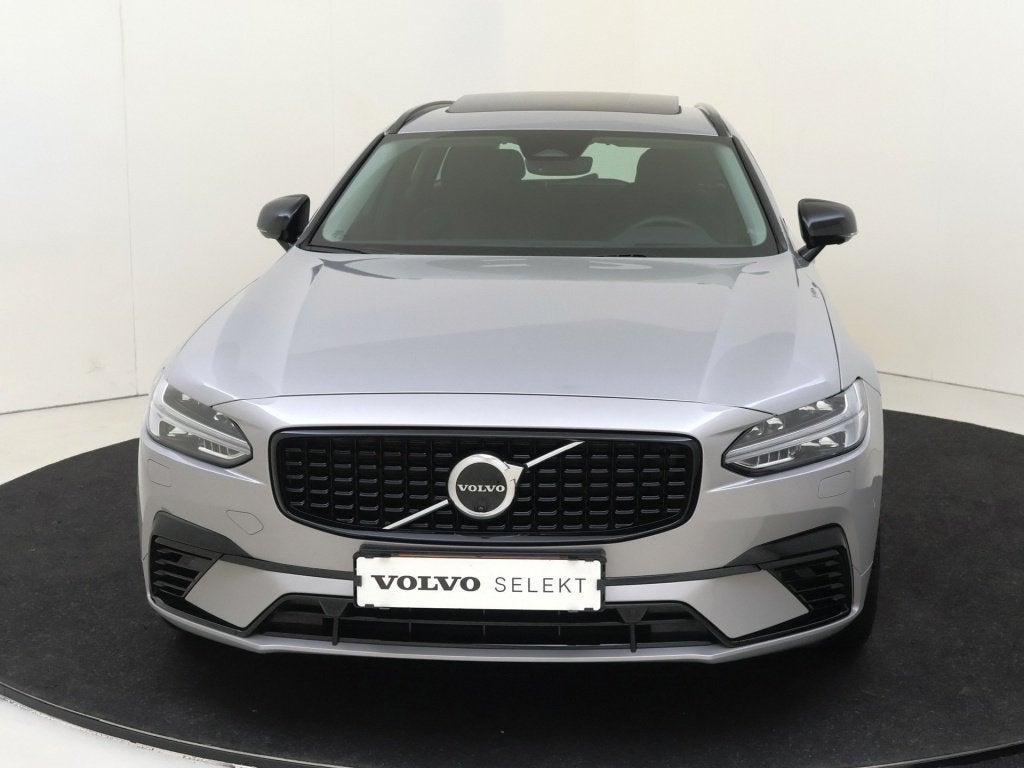 Volvo V90 T6 AWD Ultimate Dark | Trekhaak | 360 Camera |, Auto's, 12 maanden, 4 cilinders, Lichtsensor, Hybride Elektrisch/Benzine