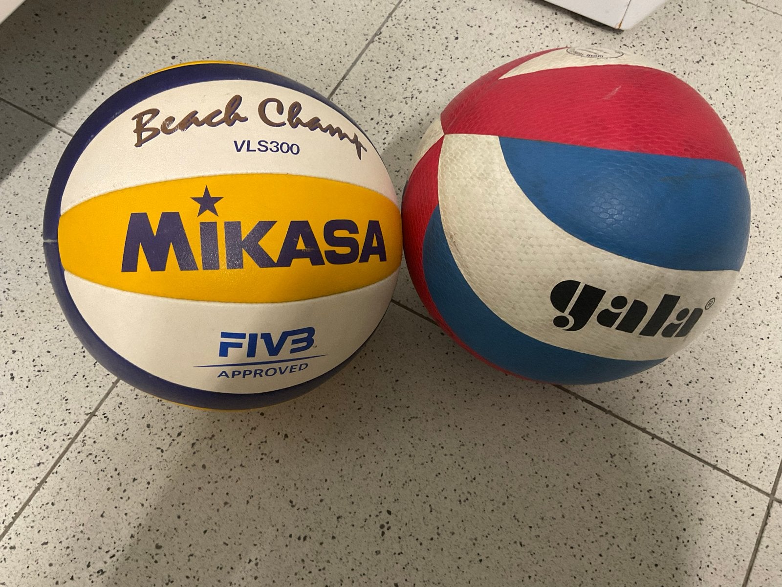Mikasa en Gala Beachvolleybal Set - Gebruikt, Ophalen, Gebruikt