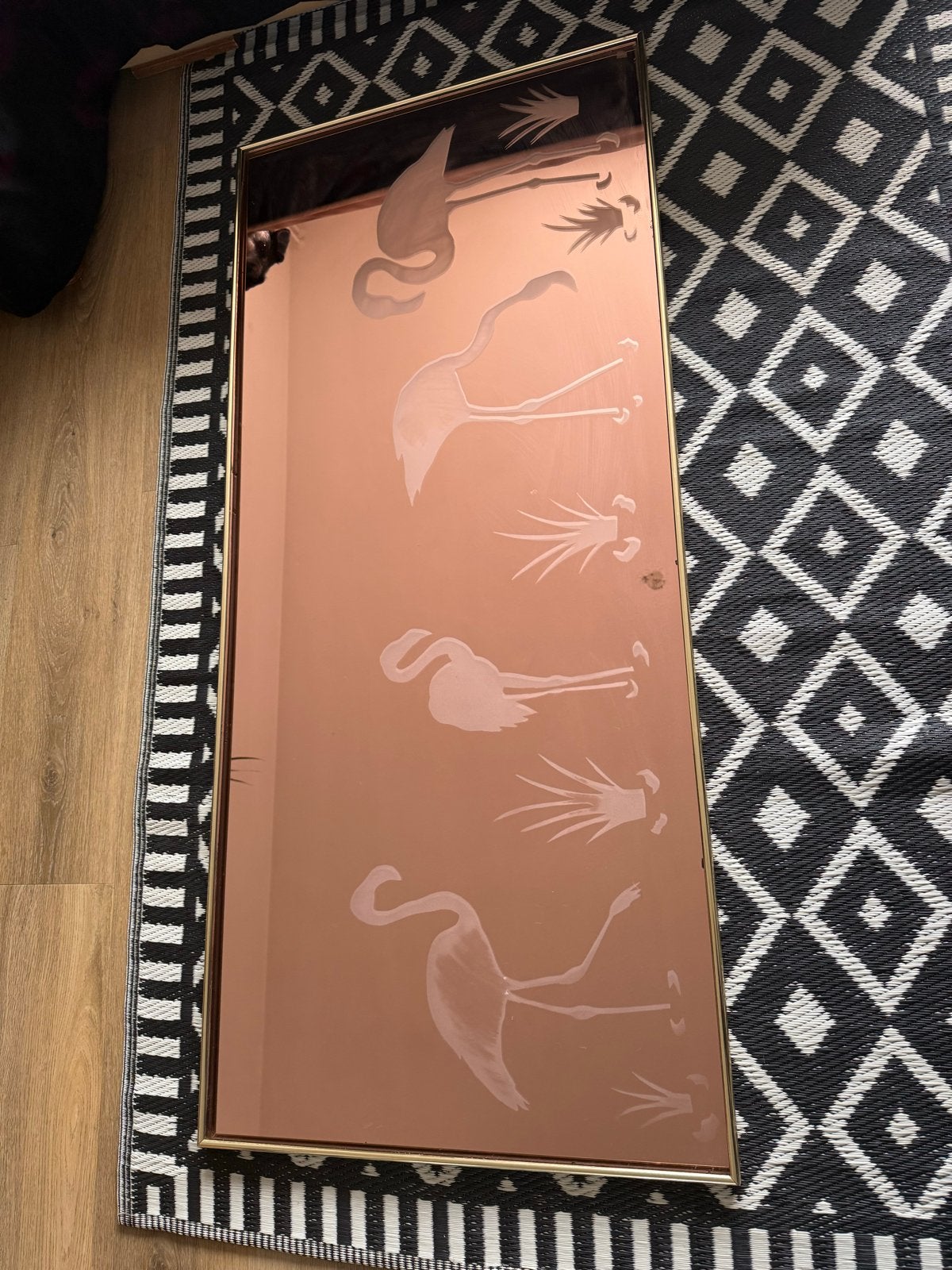 Grote decoratieve goudkleurige spiegel met flamingo's, Ophalen, Gebruikt, 100 tot 150 cm, Rechthoekig
