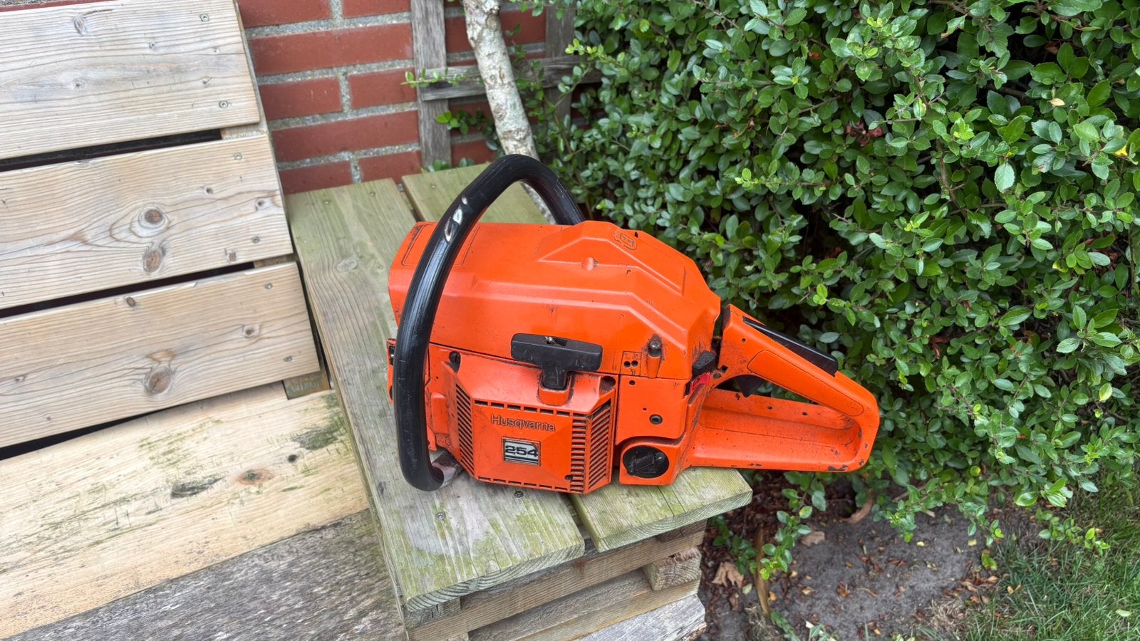 Husqvarna 254 kettingzaag opknapper/ loop of sloop, Tuin en Terras, Hand-tuingereedschap, Ophalen of Verzenden, Gebruikt