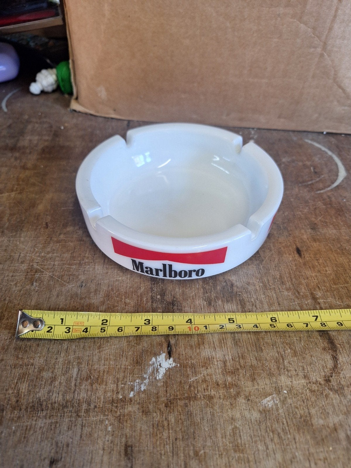 Vintage Marlboro Asbak - Wit met Rood Logo, Verzamelen, Ophalen of Verzenden, Gebruikt, Asbak