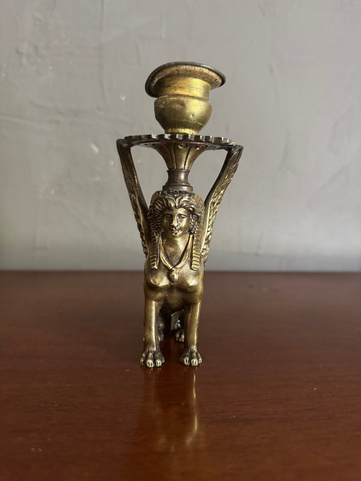 Prachtige enkele koperen kandelaar Egyptische mythologie, Ophalen of Verzenden, Koper of Brons