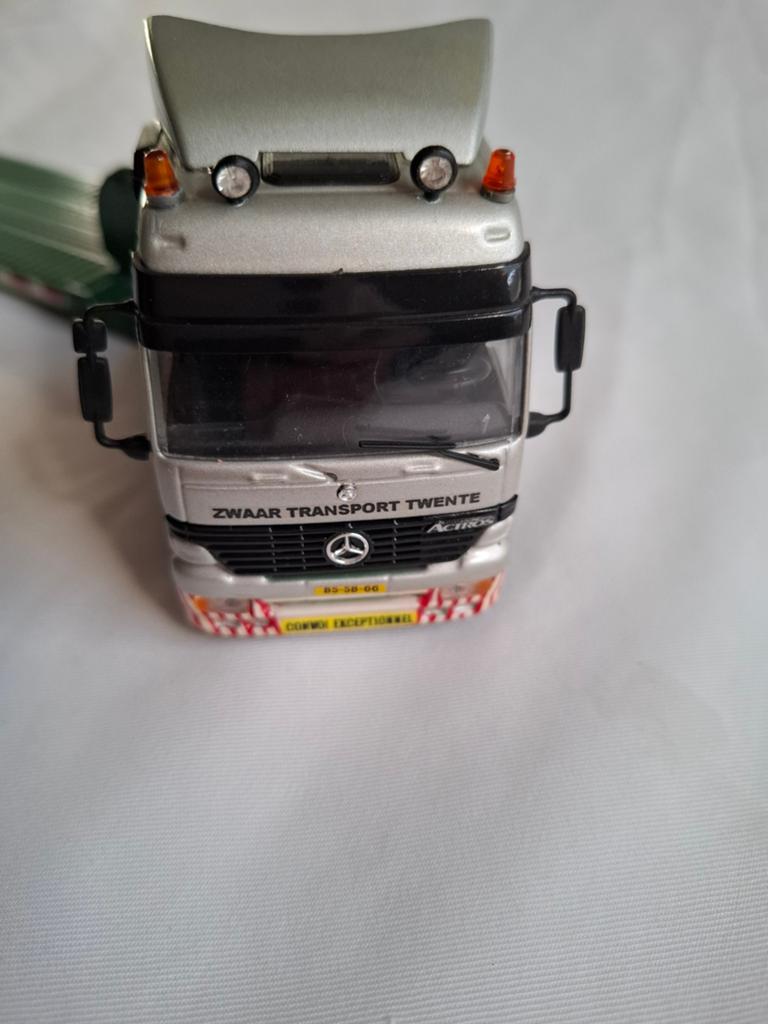 Mercedes Actros met dieplader van ZTT, Hobby en Vrije tijd, Modelauto's | 1:50, Ophalen of Verzenden, Zo goed als nieuw, Bus of Vrachtwagen