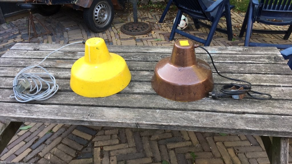 2x Vintage warmtelampen / kuikenlampen (geel en bruin), Gebruikt, Vintage, Industrieel, Metaal, E27 (groot)