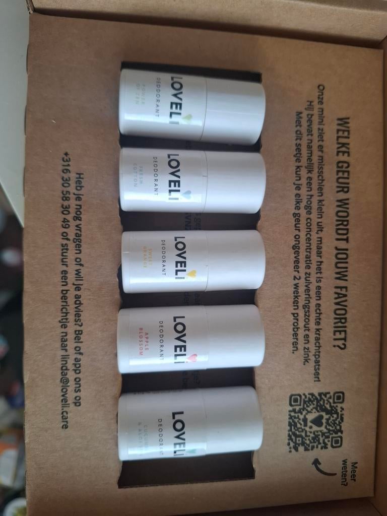 Loveli mini deodorants, 5 verschillende geuren, Sieraden, Tassen en Uiterlijk, Uiterlijk | Lichaamsverzorging, Ophalen of Verzenden