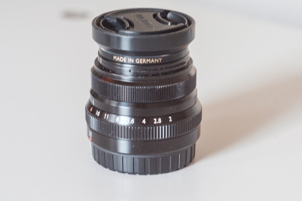 fujinon Fuji Fujifilm 35mm 2.0 met B+W UV filter, Ophalen of Verzenden, Zo goed als nieuw, Standaardlens