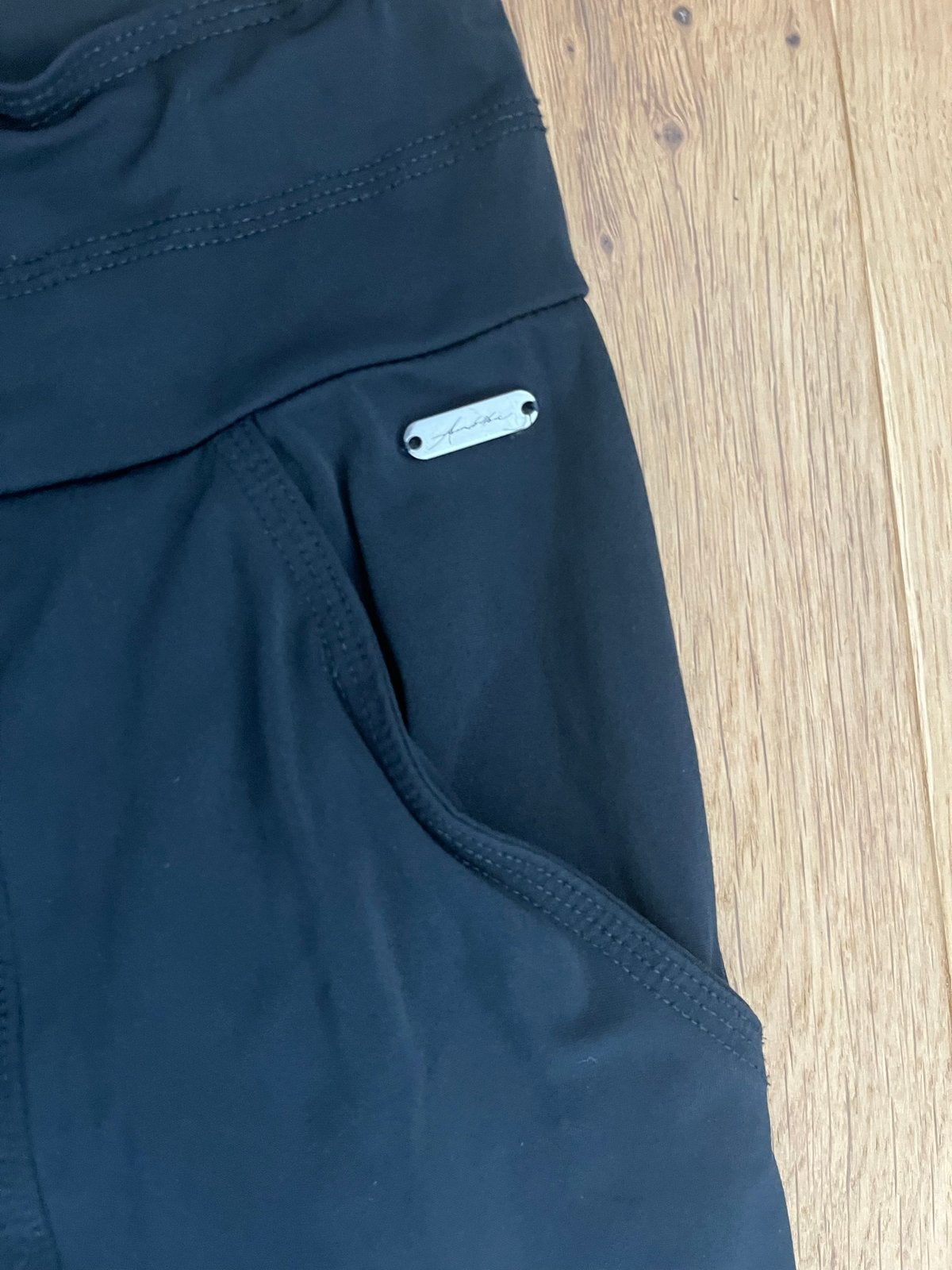 Ambika Zwarte broek maat M met trekkoord en zakken, Kleding | Dames, Broeken en Pantalons, Maat 38/40 (M), Zwart, Ophalen of Verzenden