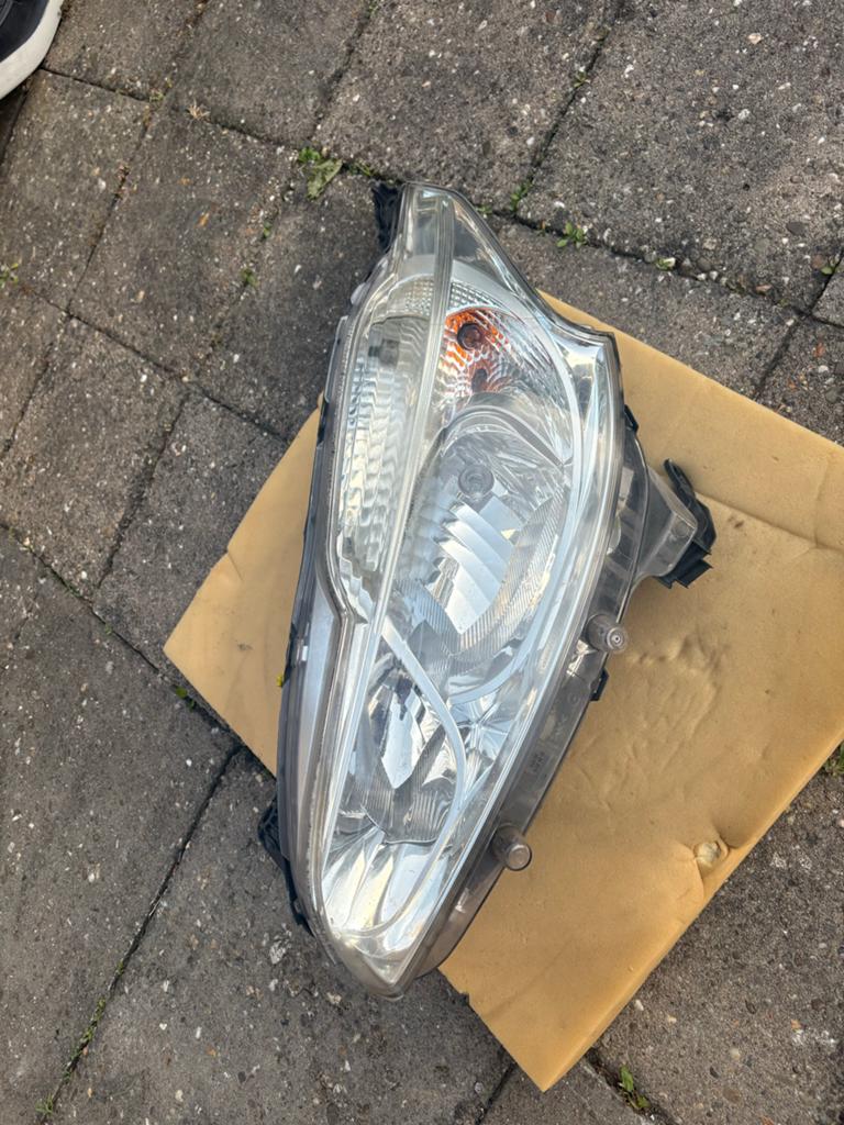 Valeo koplamp bestuurders kant peugot 208— 9802221880, Ophalen of Verzenden, Gebruikt, Peugeot