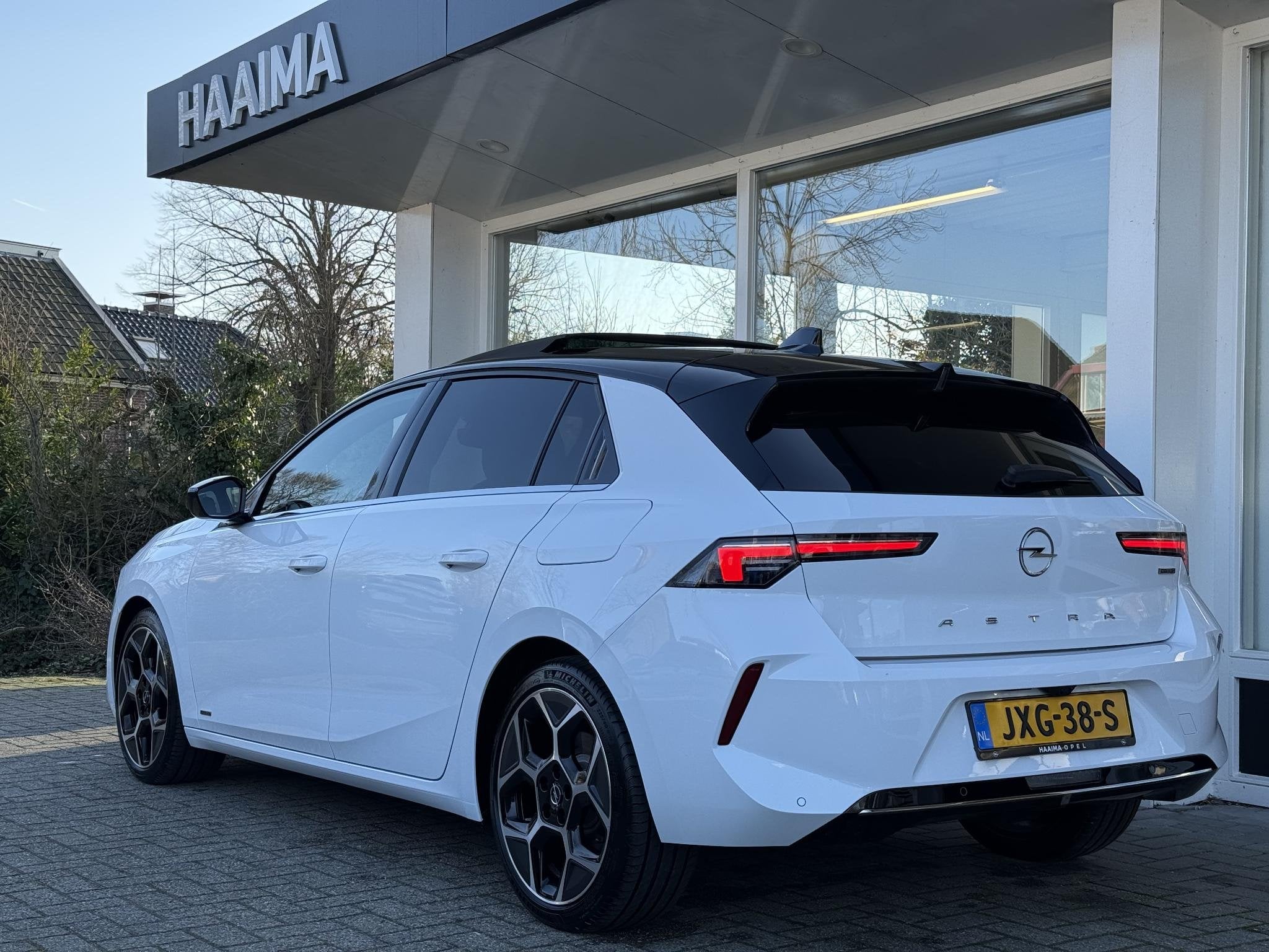 Opel Astra 1.6 Turbo Plug In Hybrid Ultimate | AGR-Stoelen |, Gebruikt, 4 cilinders, 181 pk, Alcantara