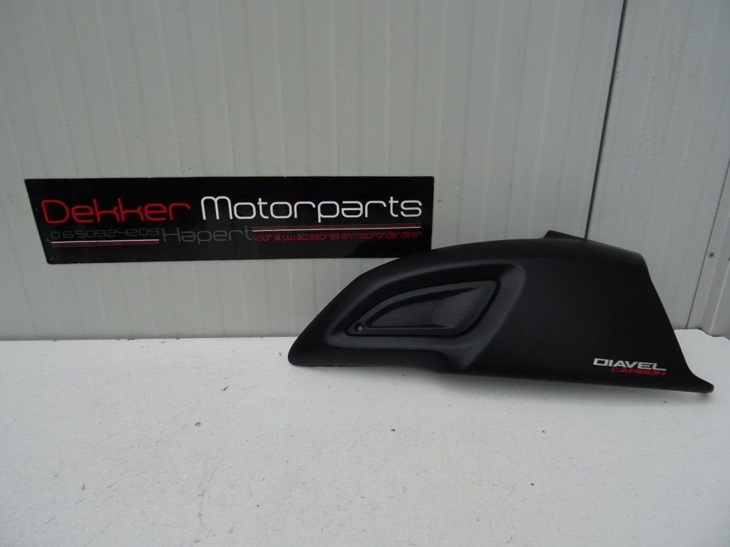 Rechter Tankkap / Zeikap Ducati Diavel 1200 2011-2013-2014, Gebruikt, -, -, Ophalen of Verzenden