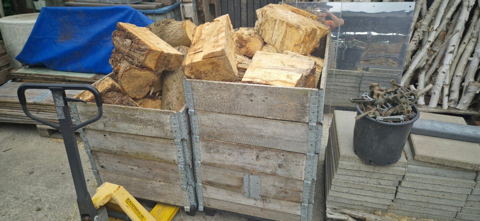 1,5 kuub vers wilgenhout blokken - zelf ophalen, Tuin en Terras, Haardhout, Minder dan 3 m³, Ophalen, Overige houtsoorten, Blokken