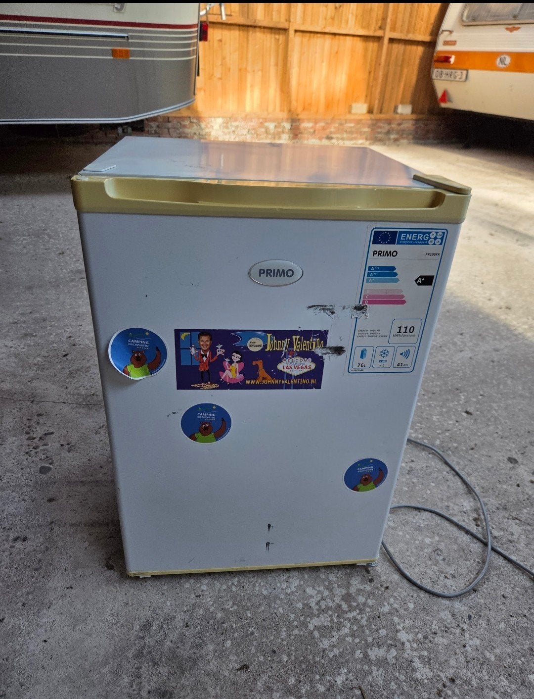 Compacte Primo koelkast met vriesvak, Witgoed en Apparatuur, Koelkasten en IJskasten, Gebruikt, Met vriesvak, 75 tot 100 liter