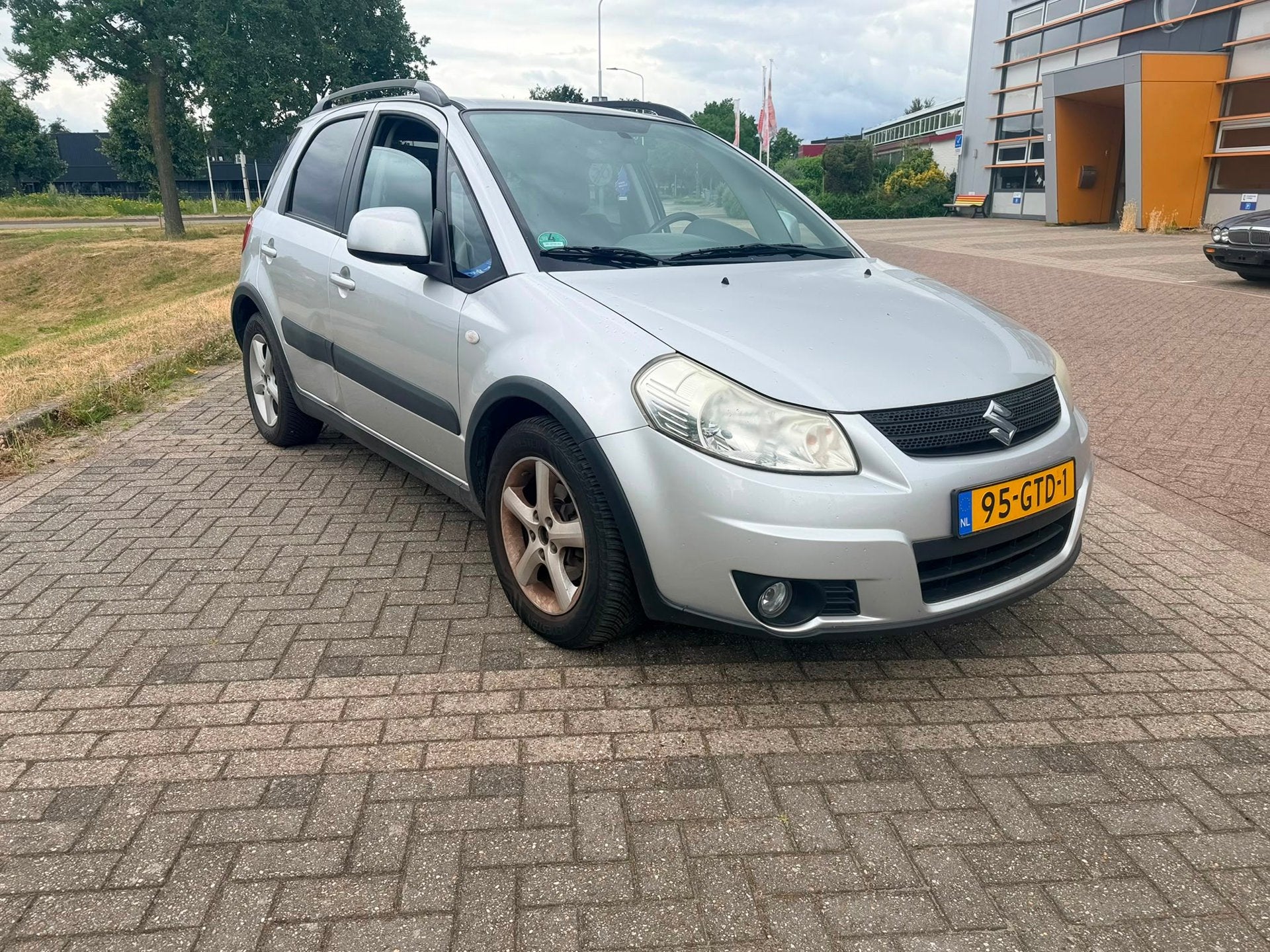 Suzuki SX4 1.6 Shogun, 15 km/l, Gebruikt, 4 cilinders, 49 €/maand