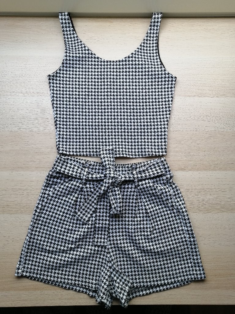 Crop Top en Korte Broek - Maat 34 / XS - Page One, Kleding | Dames, Verzenden, Zwart, Zo goed als nieuw, Zonder mouw