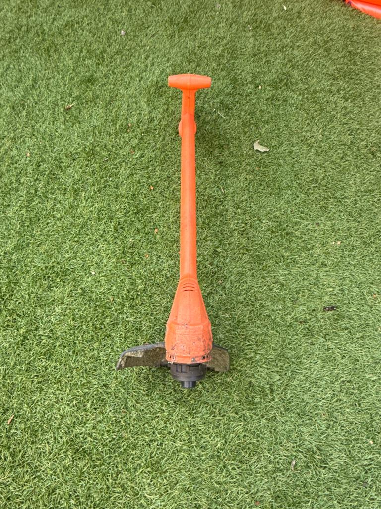 Black+Decker Grastrimmer - Elektrisch, Cirkelmaaier, Gebruikt, Elektrische grasmaaier, Minder dan 30 cm