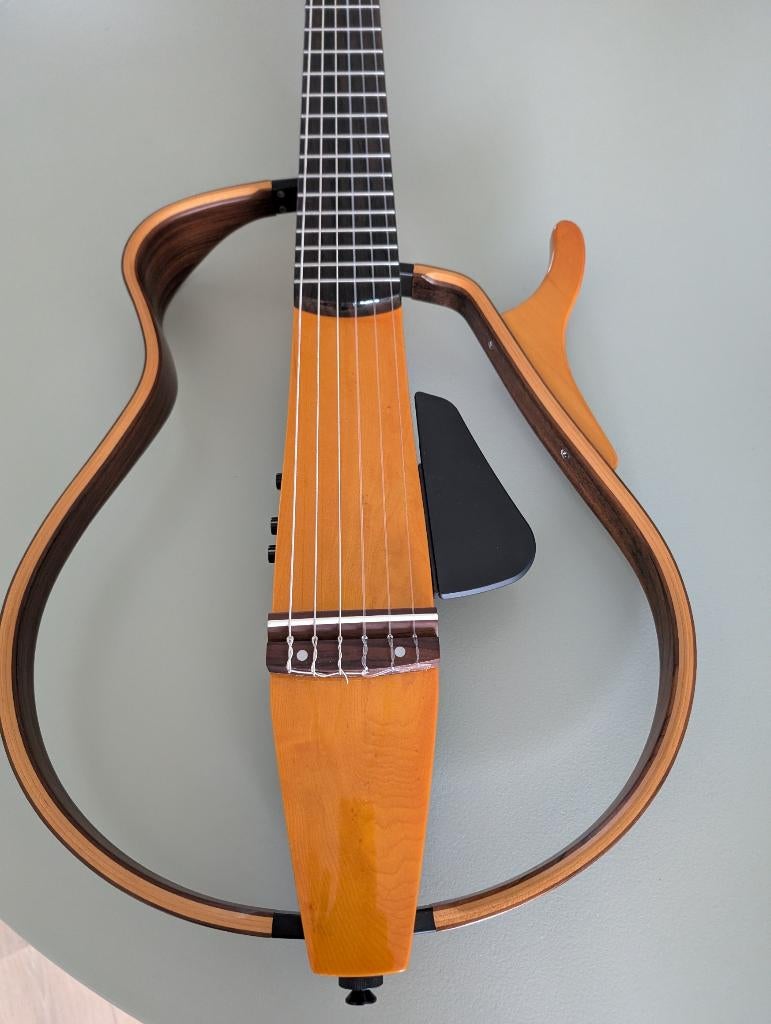 Yamaha silent gitaar SLG 120, Muziek en Instrumenten, Snaarinstrumenten | Gitaren | Akoestisch, Ophalen, Zo goed als nieuw, Klassieke of Spaanse gitaar