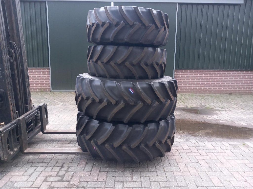Mitas wielenset tbv fendt 540/65/34 en 440/65/24, Ophalen