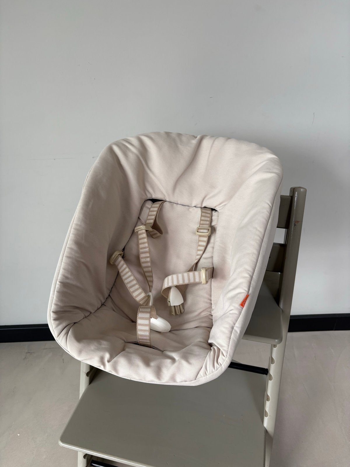 Stokke Tripp Trapp Newborn Set beige met hoezen, Ophalen, Gebruikt, Meegroeistoel, Gordel(s)