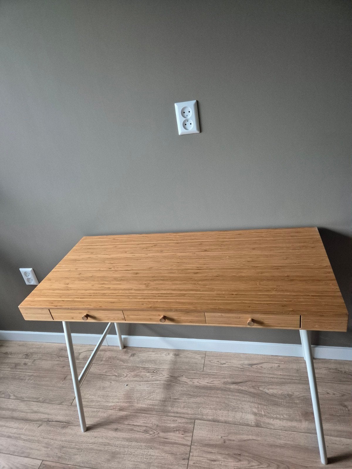Bureau 102.5 x 49 x 74 cm licht beschadigd, Huis en Inrichting, Ophalen, Hout, Schoolbureau, IKEA