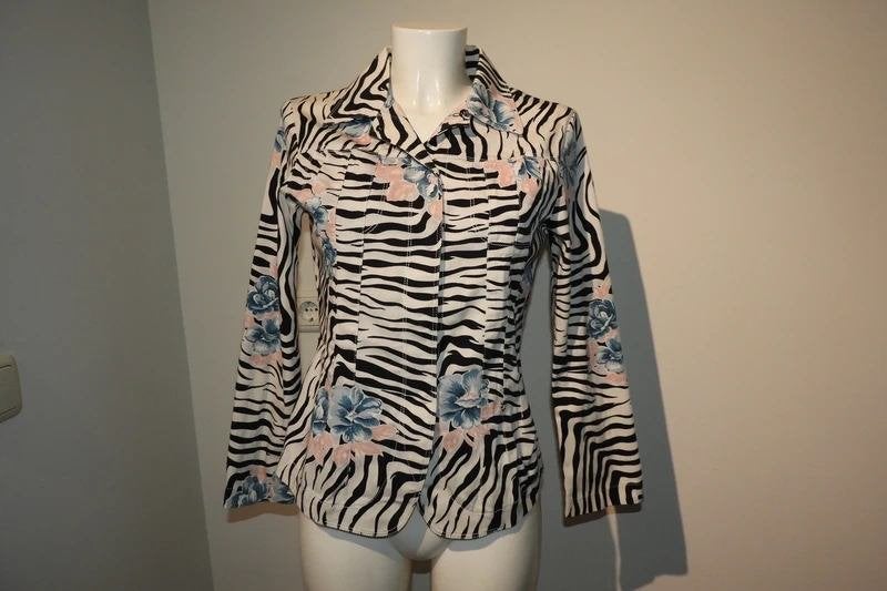 Kenzo jasje zebra print kleurrijke bloemen door de print F38