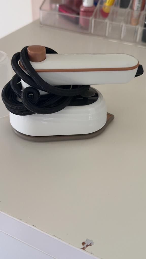 Compact Mini Strijkijzer - Ideaal voor Reizen en Kleine Klus, Ophalen of Verzenden, Zo goed als nieuw, Strijkijzer met snoer