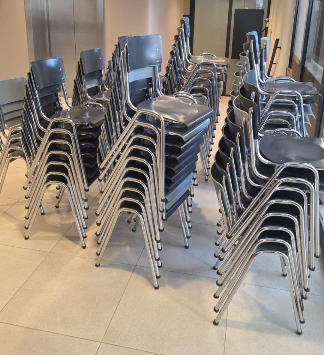 partij 285 x schoolstoelen vergaderstoelen kantine stoelen, Huis en Inrichting, Kunststof, Ophalen of Verzenden, Zo goed als nieuw