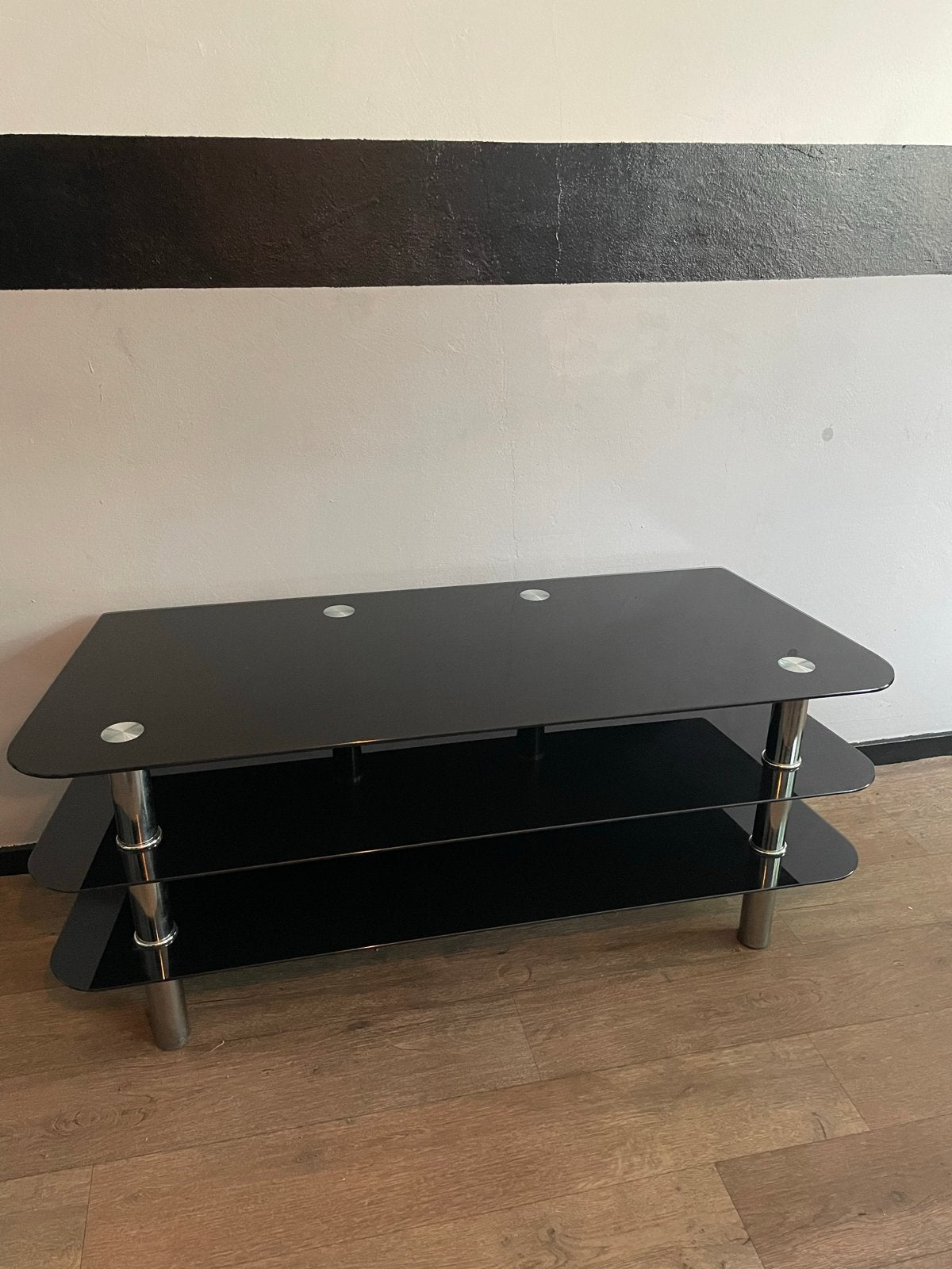 Modern TV meubel van gehard zwart glas, 100 tot 150 cm, Ophalen of Verzenden, 25 tot 50 cm, Glas