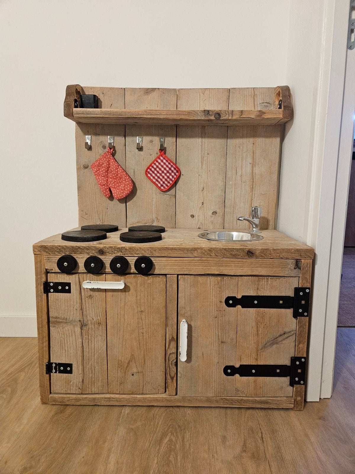 Handgemaakte houten speelkeuken met accessoires, Ophalen, Gebruikt, Knutselen
