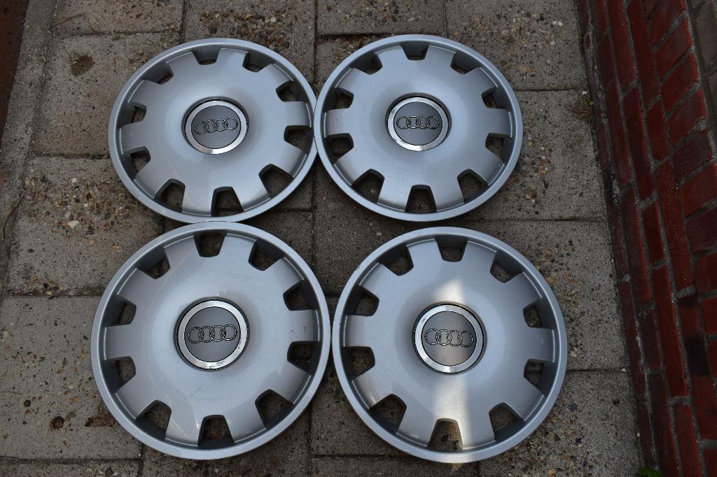 Set van 4 originele wieldoppen Audi A6 16 inch, Auto diversen, Wieldoppen, Gebruikt, Ophalen of Verzenden