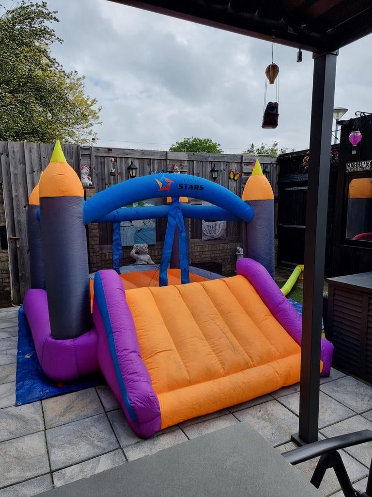 Opblaasbaar springkasteel met glijbaan - Stars, Ophalen of Verzenden, Gebruikt