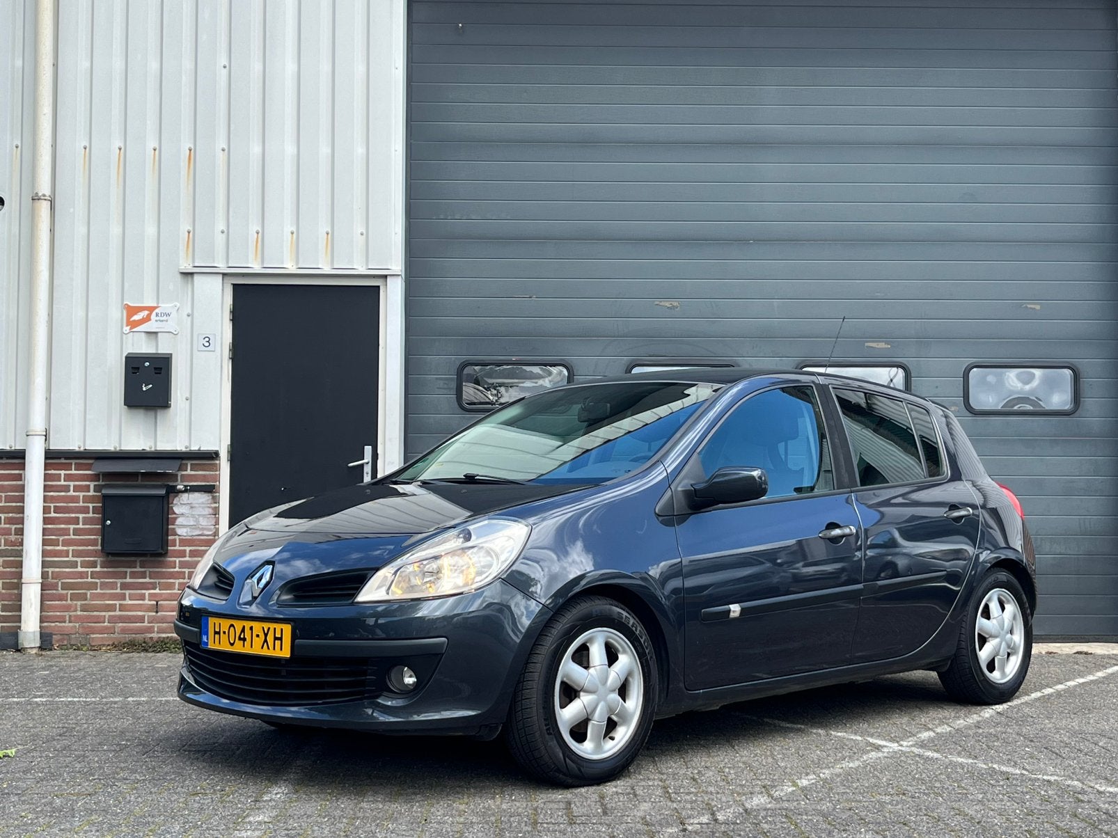 Renault Clio 1.2 16V. 5Drs. Airco, elek. ramen., Voorwielaandrijving, 535 kg, 4 cilinders, 49 €/maand