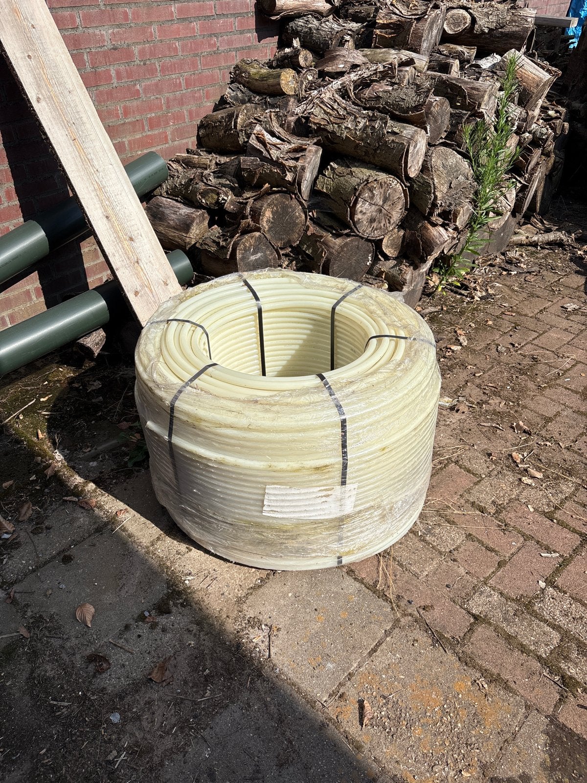 500 meter Nieuwe rol flexibele buis voor vloerverwarming, Ophalen, Afvoer, Pvc, 6 meter of meer