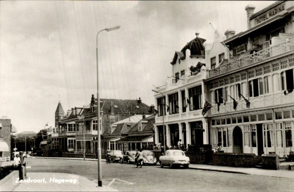 Zandvoort - Hogeweg - Hotel Marina, Ophalen of Verzenden, 1940 tot 1960, Ongelopen, Noord-Holland