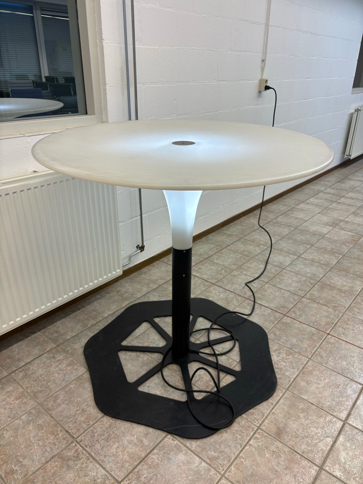 Extremis Tuintafel / Stattafel met Verlichting, Ophalen, Gnr trading, Gnrtrading@hotmail.com, Gebruikt