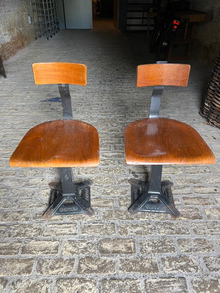 2 originele Singer naaistoeltjes, verstelbaar, ca. 1930, Ophalen