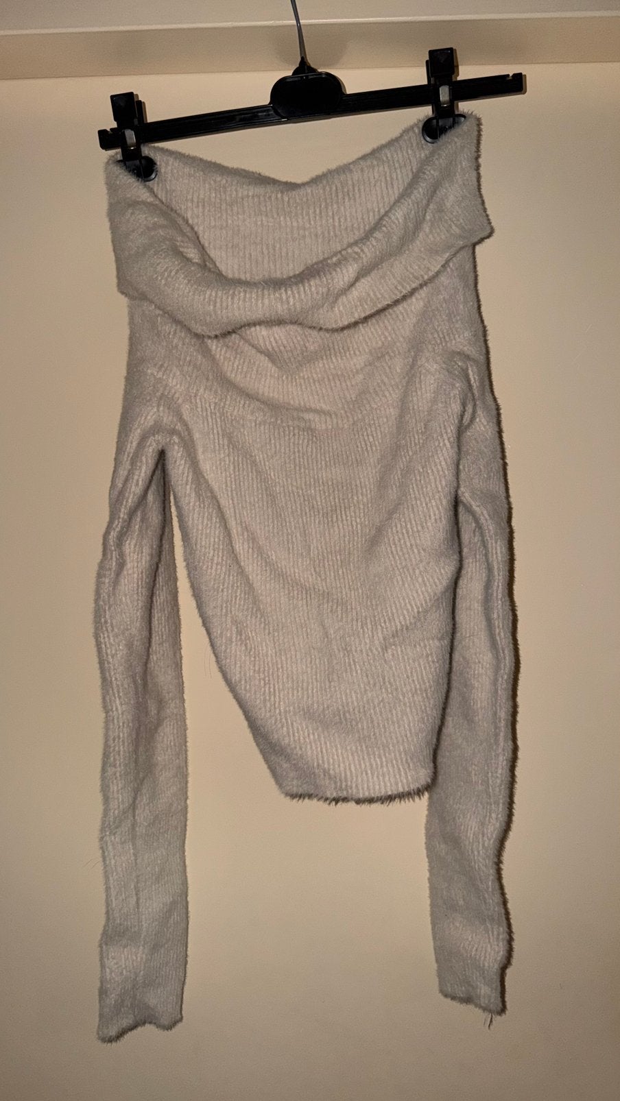 Dames zachte beige off shoulder trui van Bershka, Ophalen of Verzenden, Zo goed als nieuw, Beige