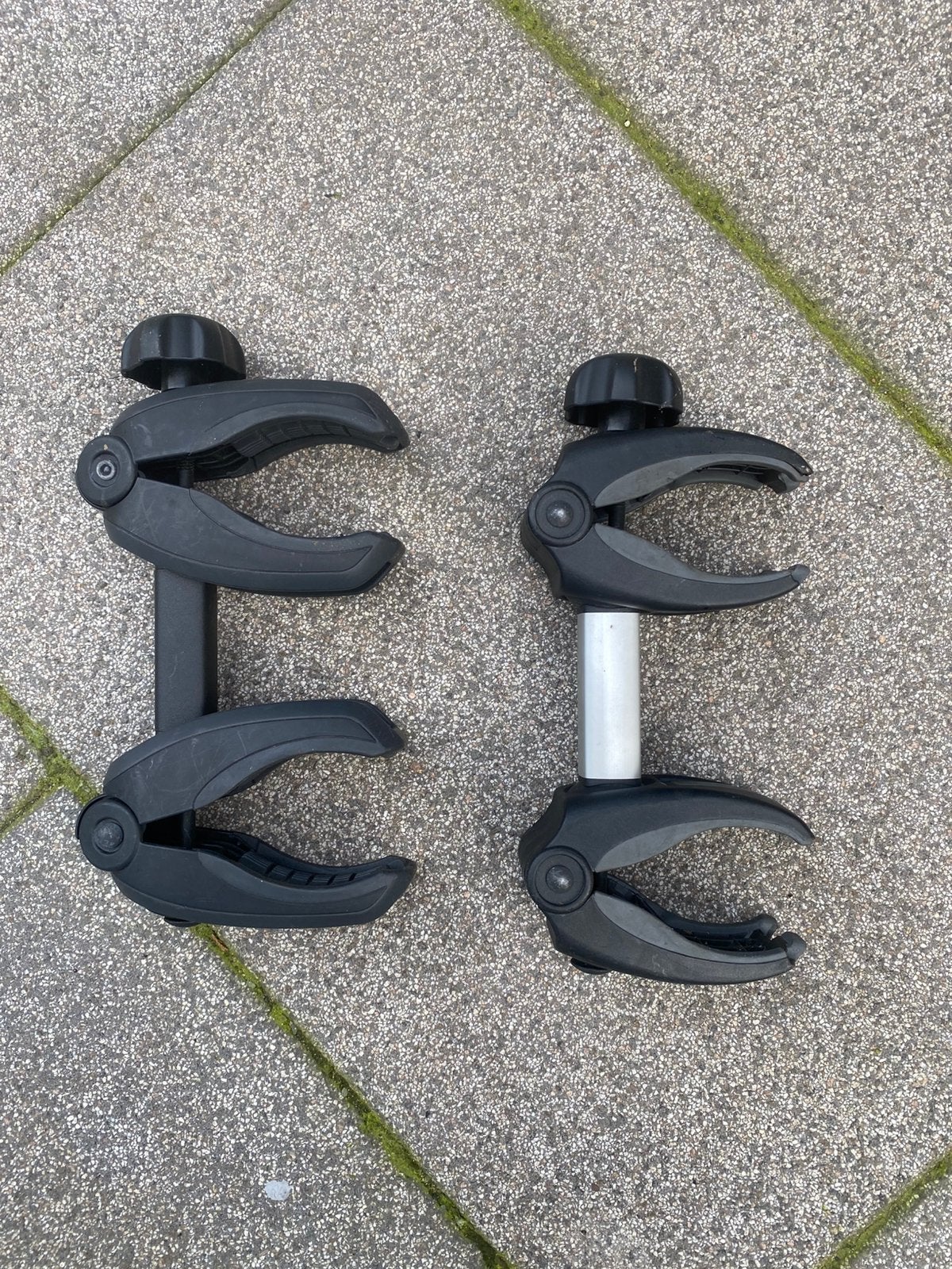 Thule bike holder ( 2 stuks ), Ophalen of Verzenden, Zo goed als nieuw