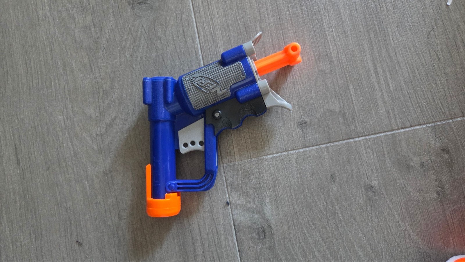 Nerf pistool met kogels - klaar voor actie!, Ophalen of Verzenden, Gebruikt, Jongen of Meisje