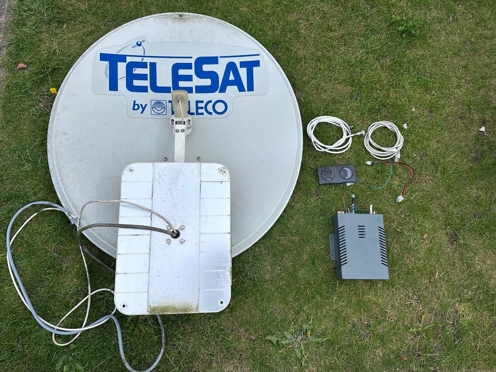 Telesat DVB-S2 schotelantenne televisie camper, Ophalen, Gebruikt, (Schotel)antenne, Overige merken