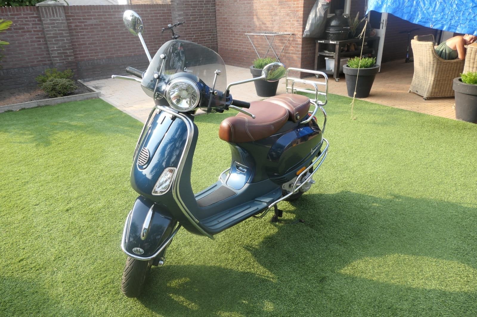 Vespa LX50 - Luxe scooter in uitstekende staat, Ophalen, Maximaal 45 km/u, Zo goed als nieuw, Benzine
