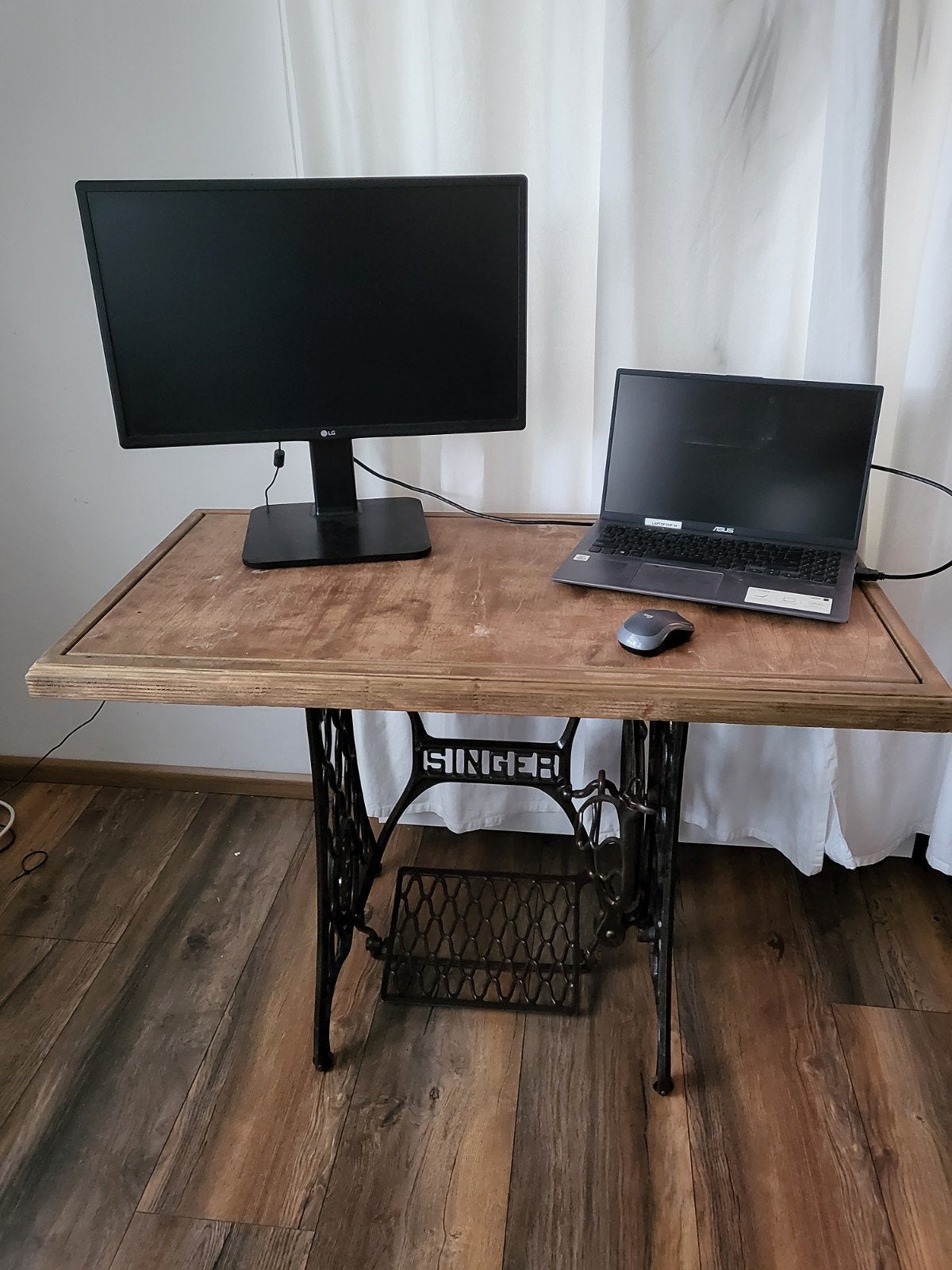 Uniek bureau op vintage Singer onderstel, Ophalen, Gebruikt, Hout, Bruin